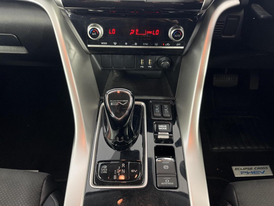 Photo '18' of Mitsubishi Eclipse Cross