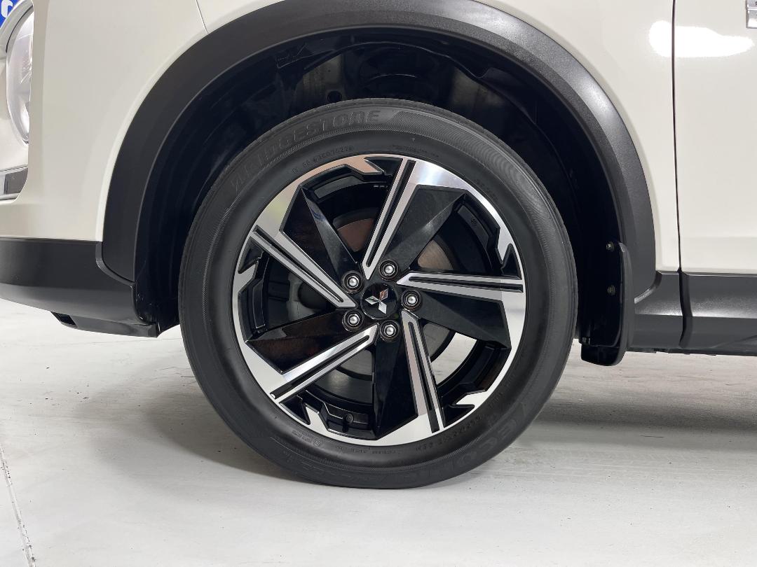 Photo '10' of Mitsubishi Eclipse Cross