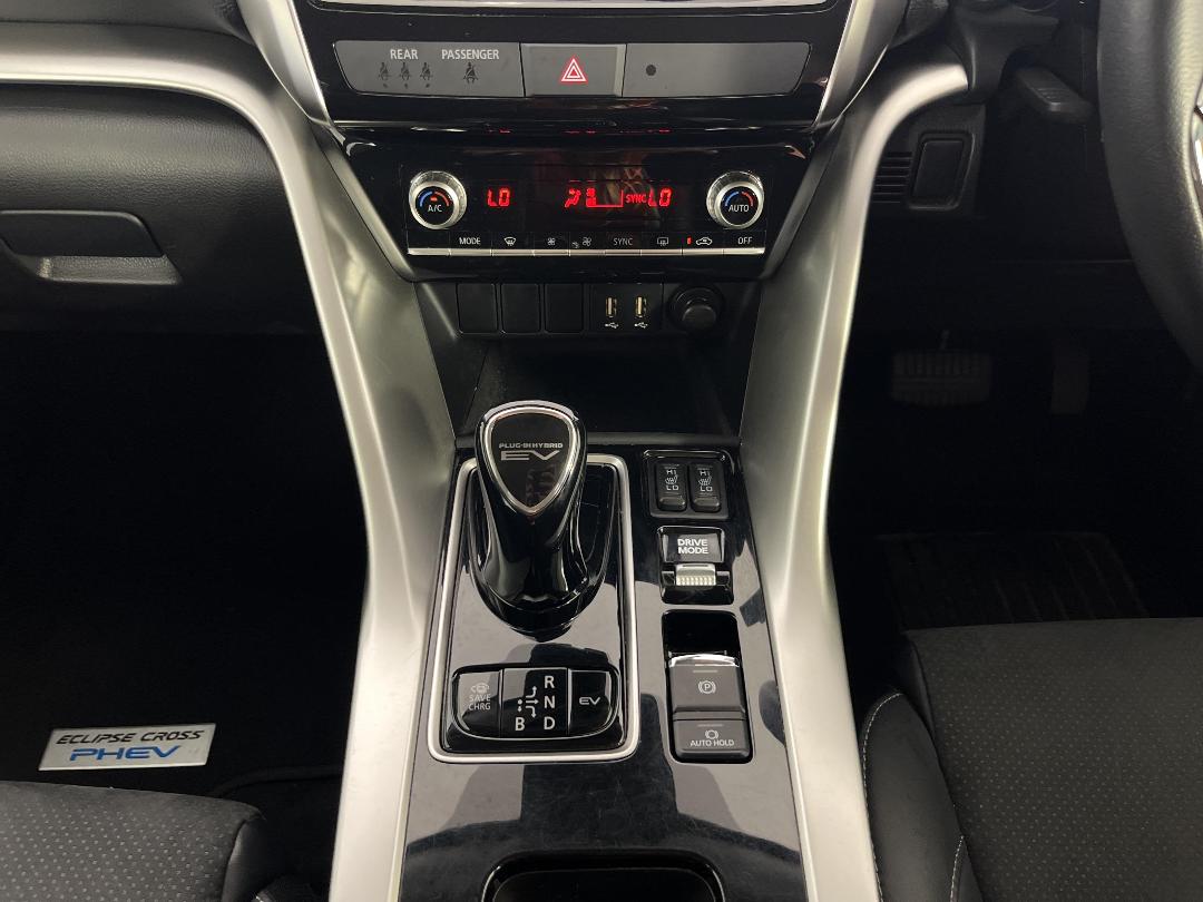 Photo '18' of Mitsubishi Eclipse Cross