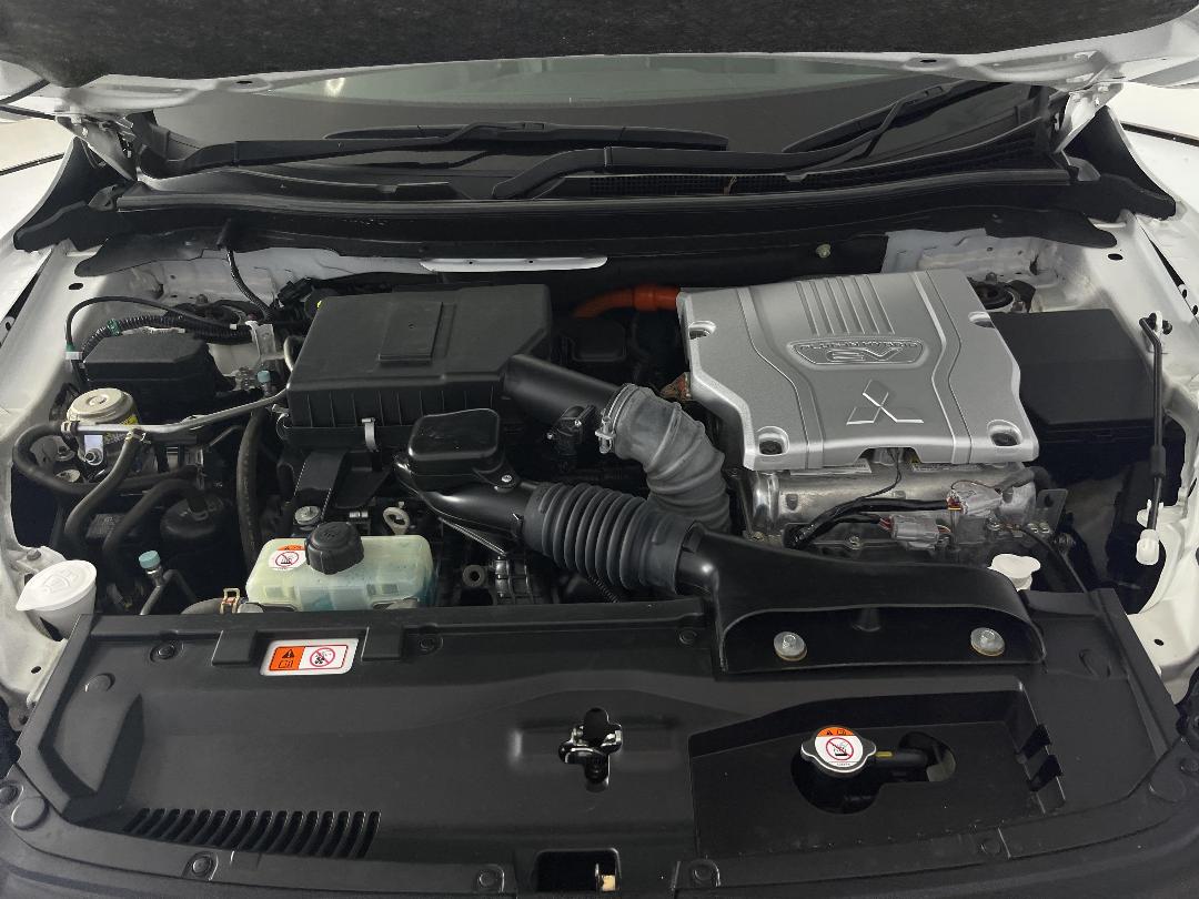 Photo '13' of Mitsubishi Eclipse Cross