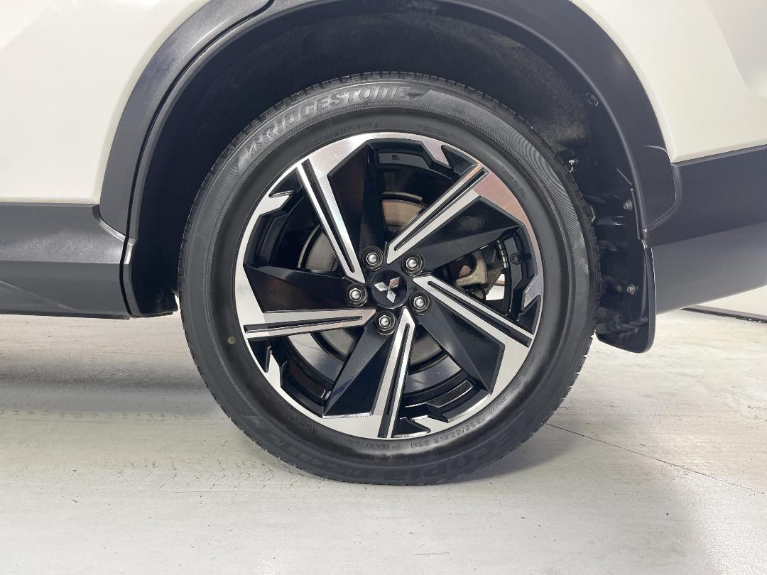 Photo '11' of Mitsubishi Eclipse Cross