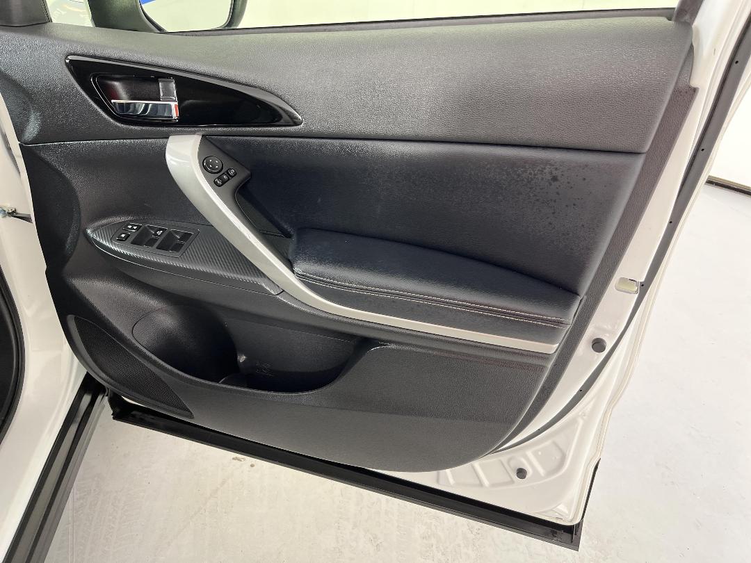 Photo '15' of Mitsubishi Eclipse Cross