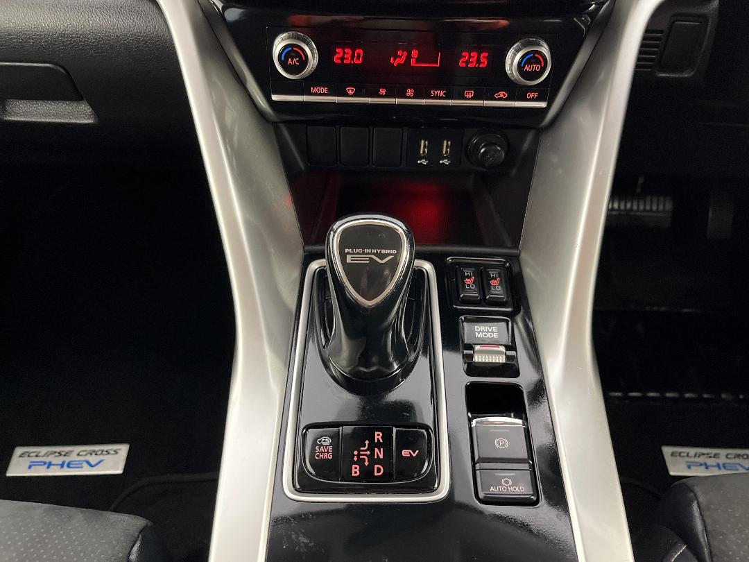 Photo '23' of Mitsubishi Eclipse Cross