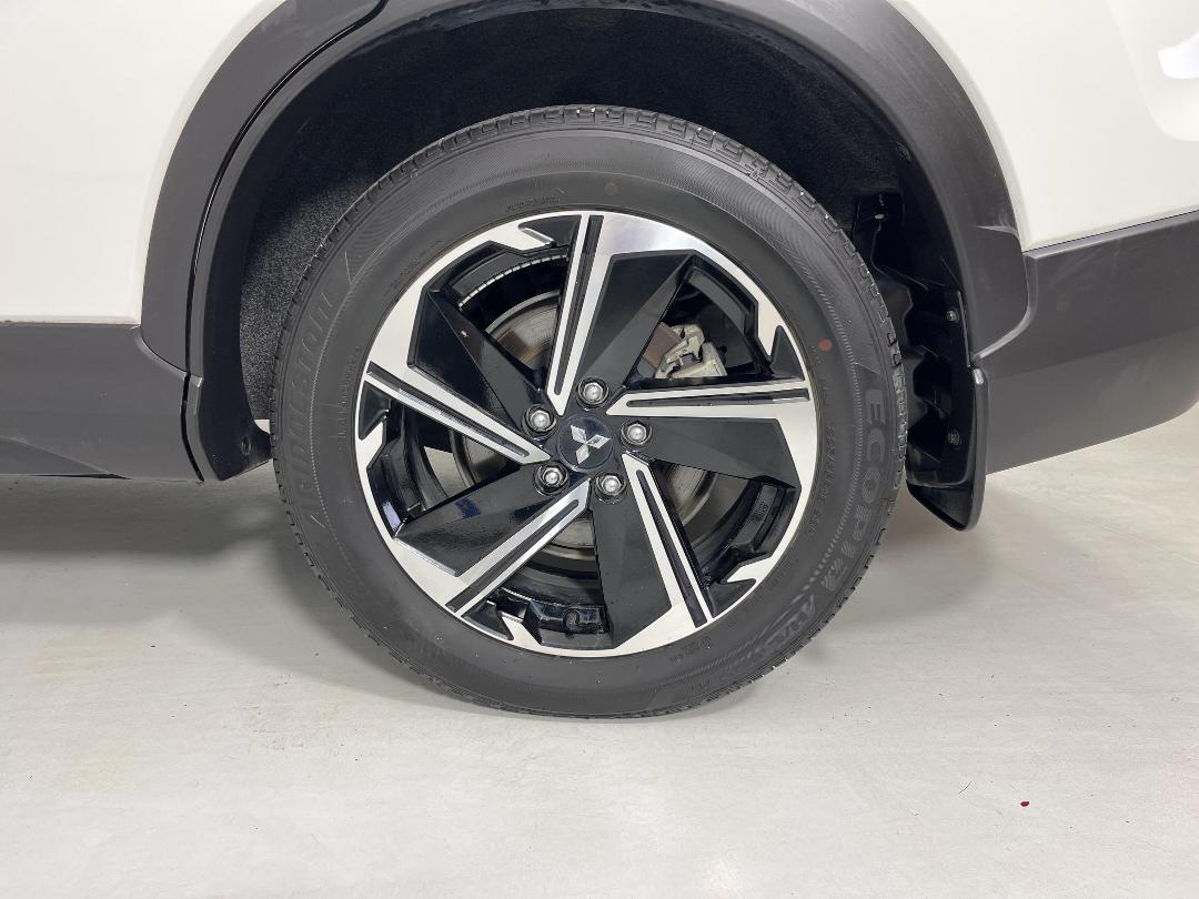 Photo '11' of Mitsubishi Eclipse Cross