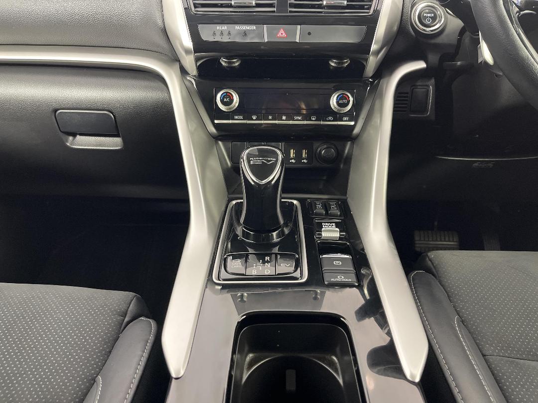 Photo '18' of Mitsubishi Eclipse Cross