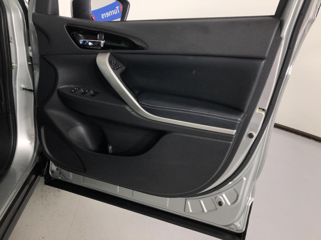 Photo '15' of Mitsubishi Eclipse Cross Photo '15' of Mitsubishi Eclipse Cross