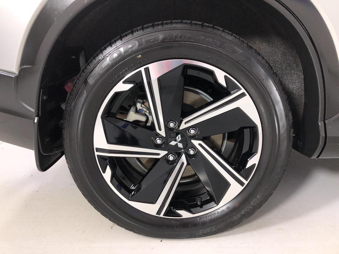 Photo '12' of Mitsubishi Eclipse Cross Photo '12' of Mitsubishi Eclipse Cross