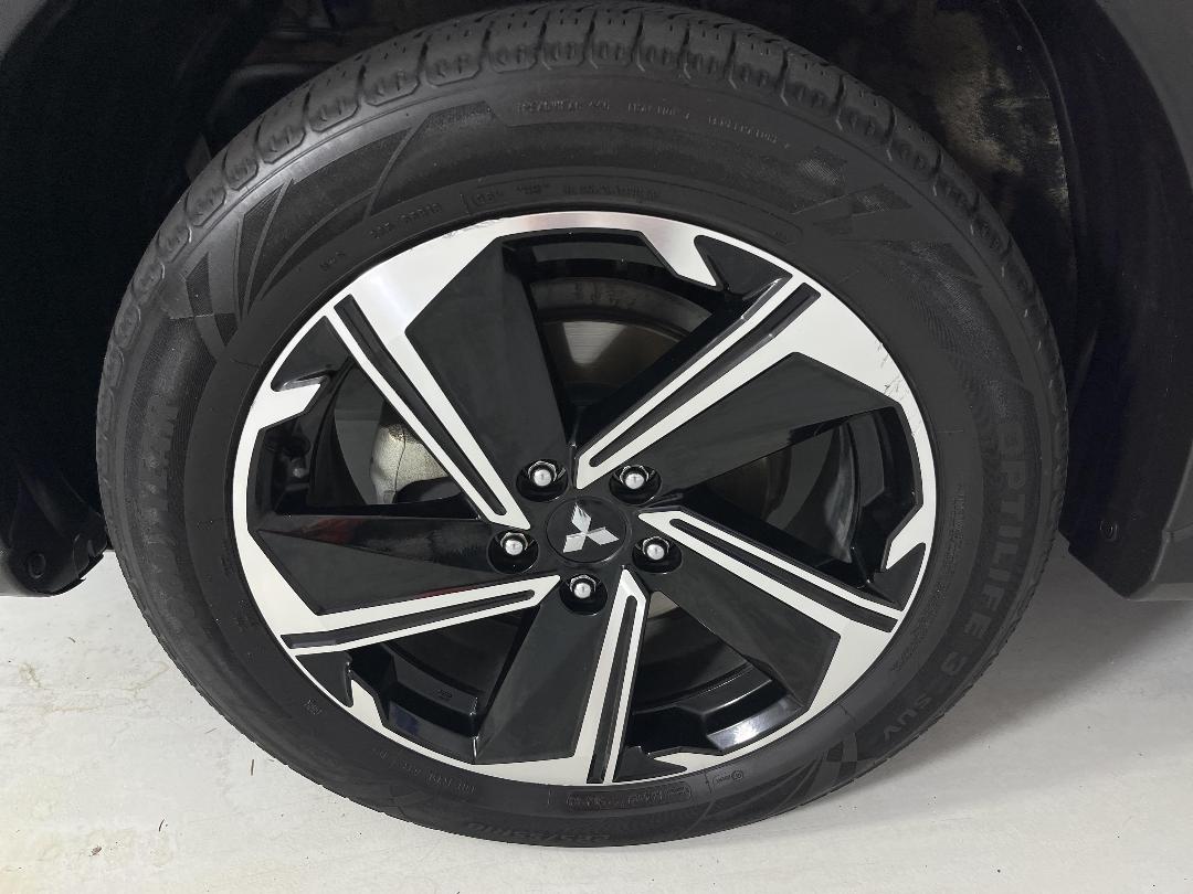 Photo '10' of Mitsubishi Eclipse Cross