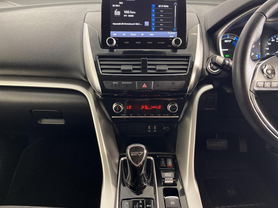 Photo '18' of Mitsubishi Eclipse Cross