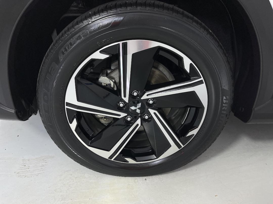 Photo '10' of Mitsubishi Eclipse Cross