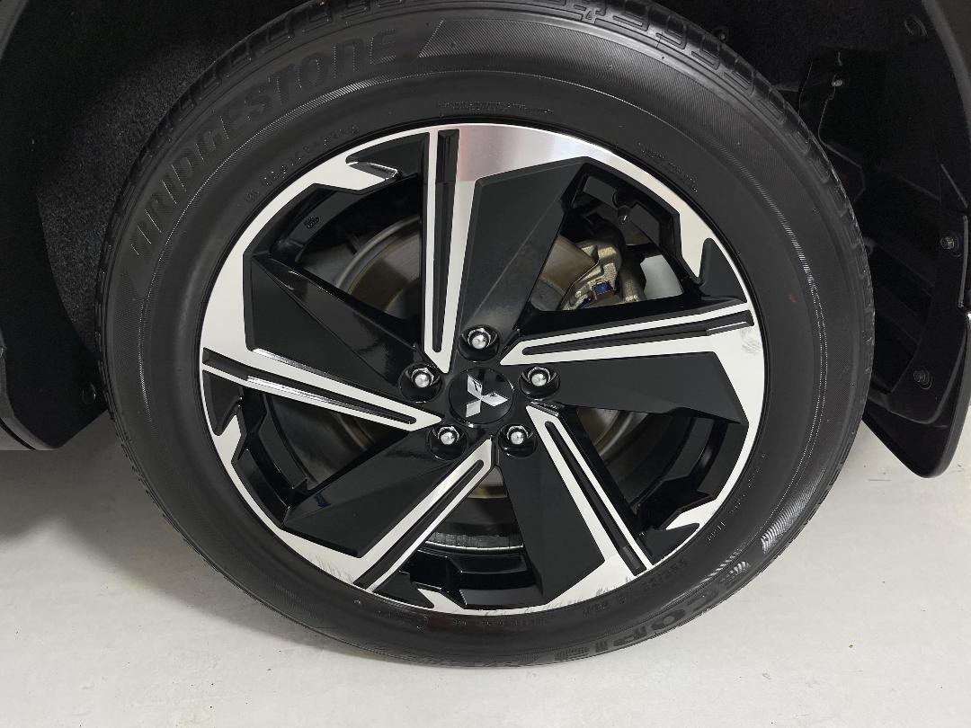 Photo '11' of Mitsubishi Eclipse Cross