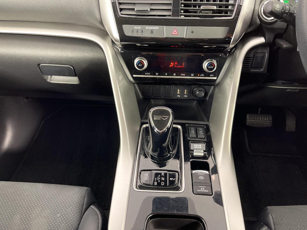 Photo '18' of Mitsubishi Eclipse Cross