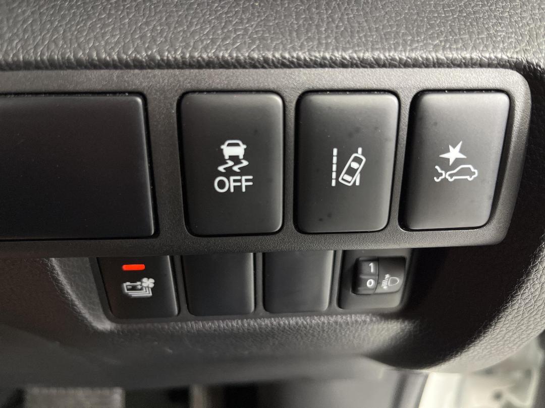 Photo '28' of Mitsubishi Eclipse Cross