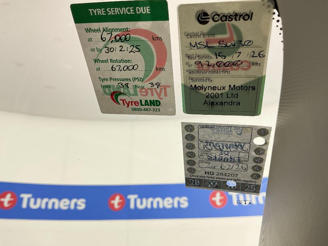 Photo '28' of Mitsubishi Eclipse Cross Photo '28' of Mitsubishi Eclipse Cross