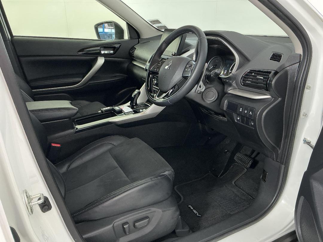 Photo '16' of Mitsubishi Eclipse Cross Photo '16' of Mitsubishi Eclipse Cross