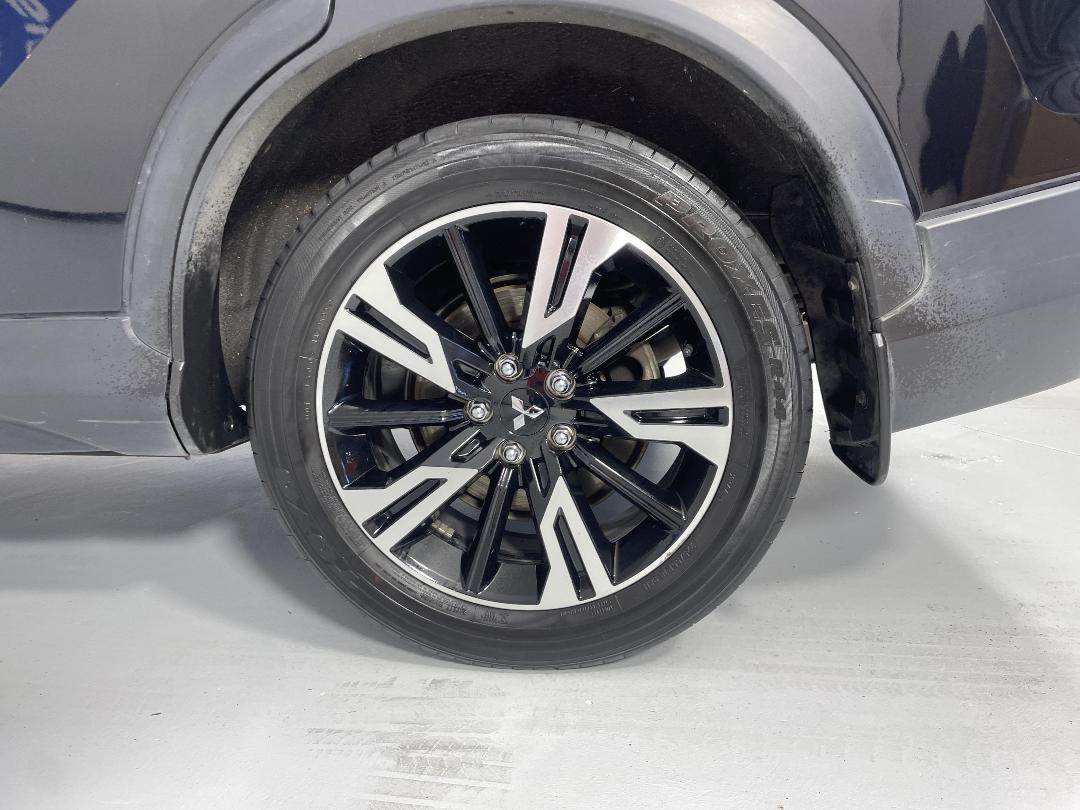 Photo '11' of Mitsubishi Eclipse Cross