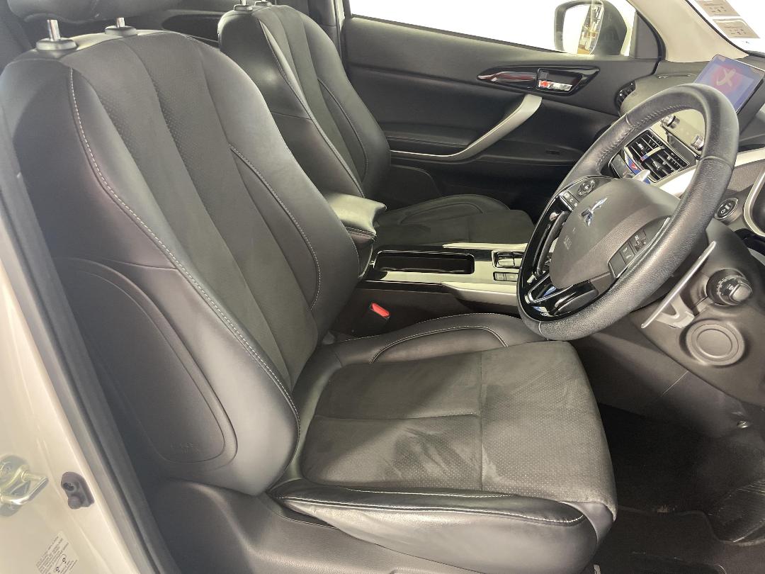 Photo '16' of Mitsubishi Eclipse Cross