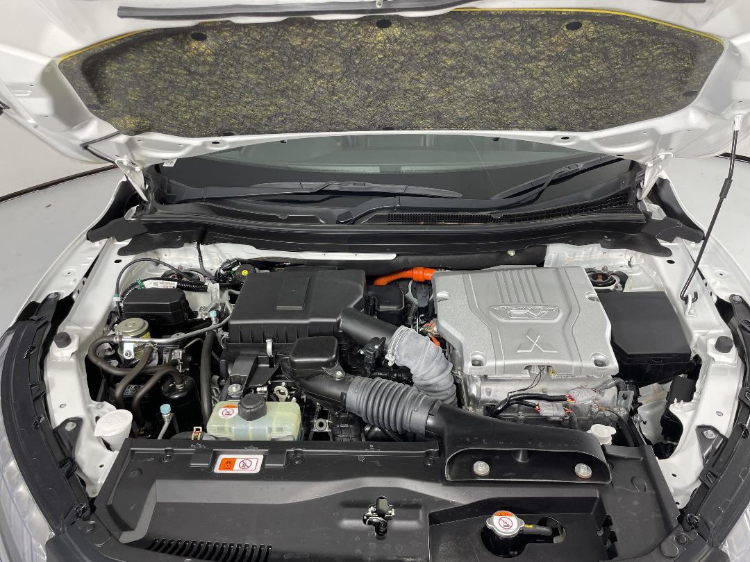 Photo '13' of Mitsubishi Eclipse Cross Photo '13' of Mitsubishi Eclipse Cross