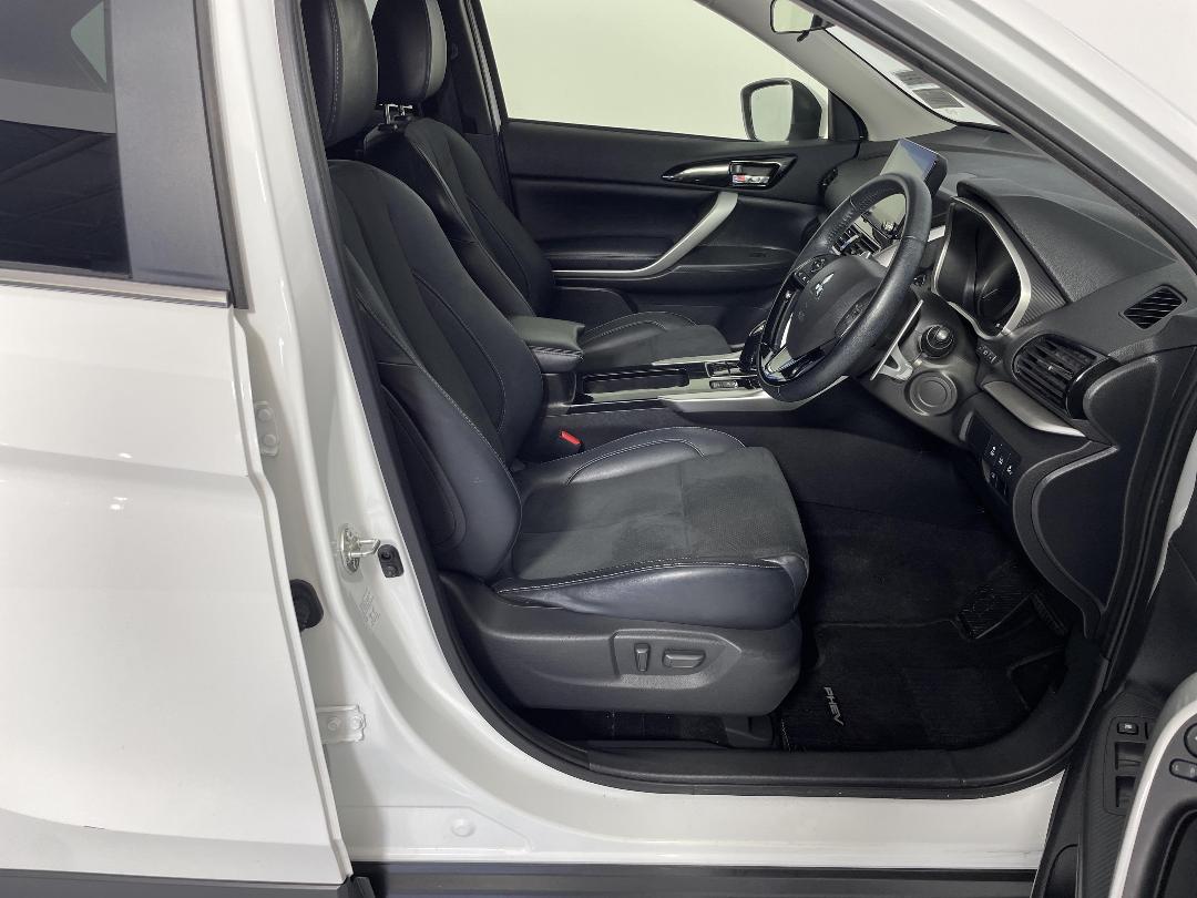 Photo '16' of Mitsubishi Eclipse Cross Photo '16' of Mitsubishi Eclipse Cross