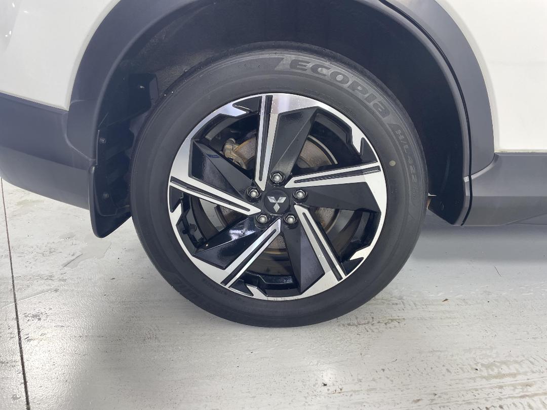 Photo '12' of Mitsubishi Eclipse Cross