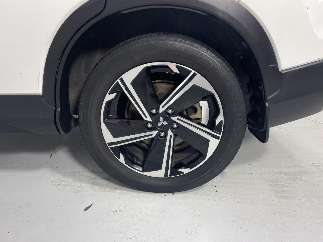 Photo '11' of Mitsubishi Eclipse Cross