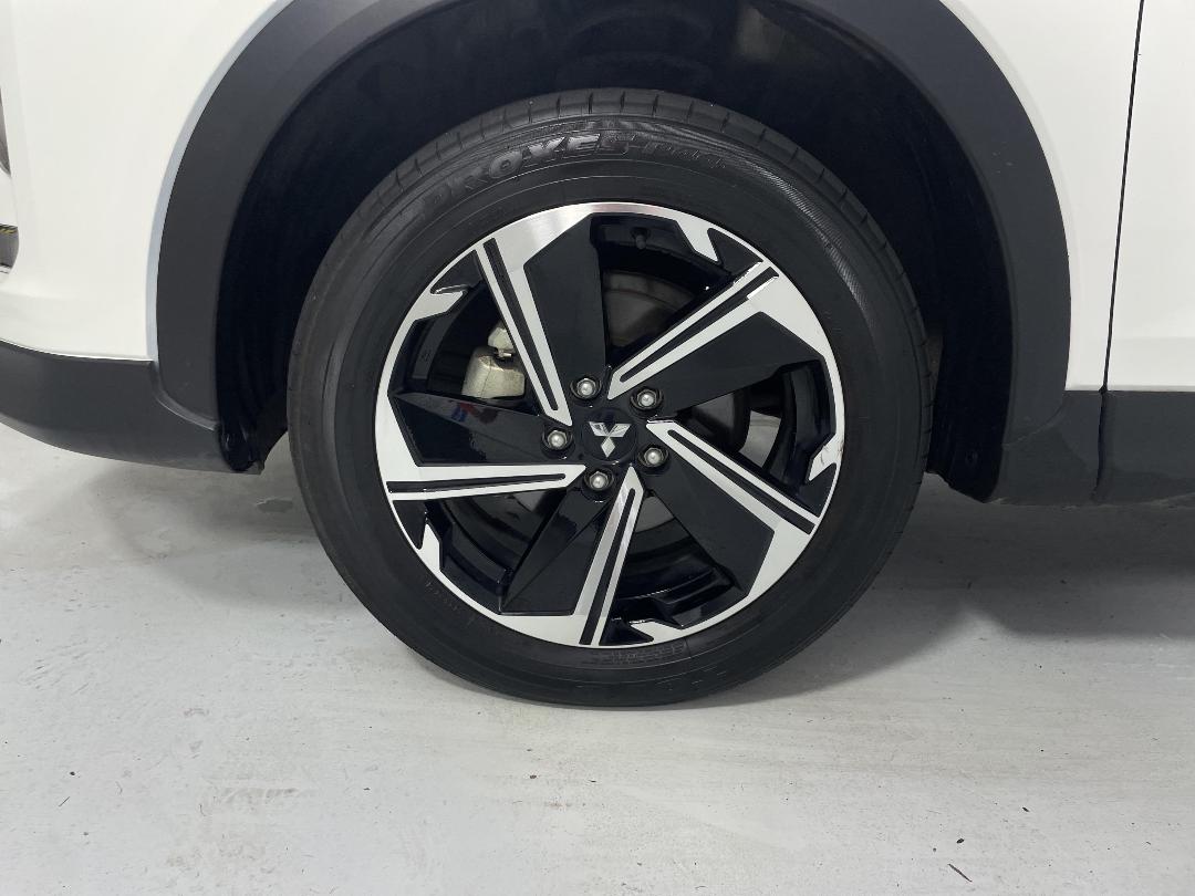 Photo '10' of Mitsubishi Eclipse Cross