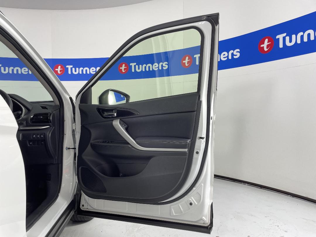 Photo '15' of Mitsubishi Eclipse Cross Photo '15' of Mitsubishi Eclipse Cross