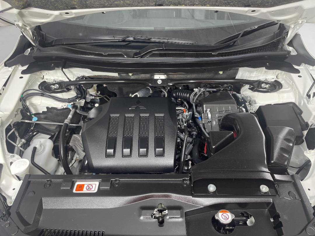 Photo '13' of Mitsubishi Eclipse Cross