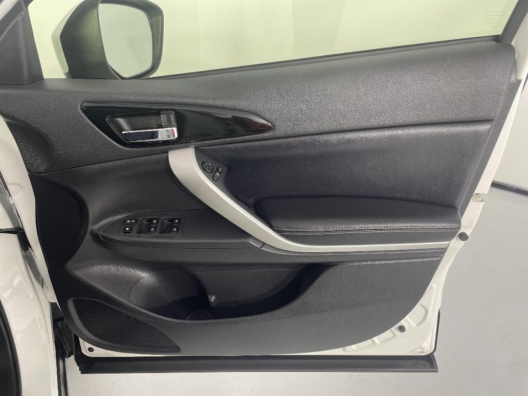 Photo '15' of Mitsubishi Eclipse Cross