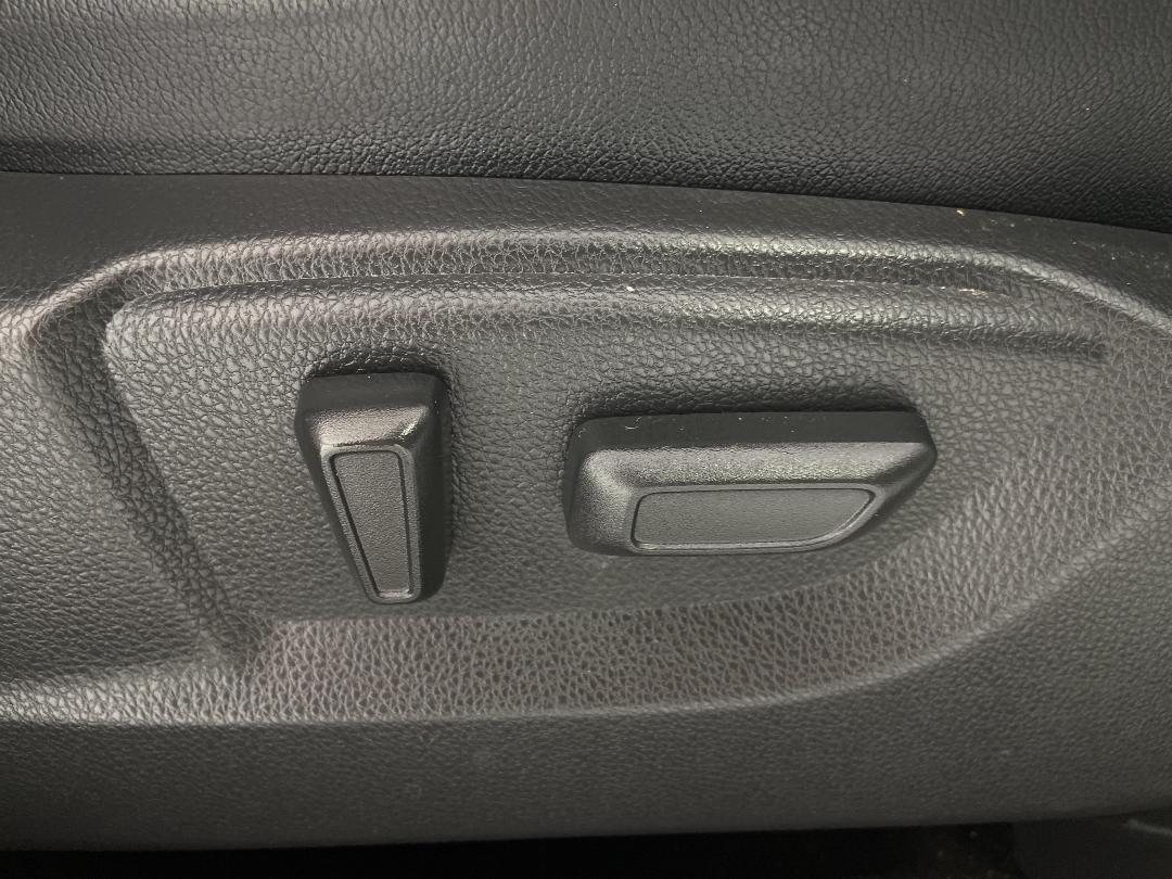 Photo '24' of Mitsubishi Eclipse Cross