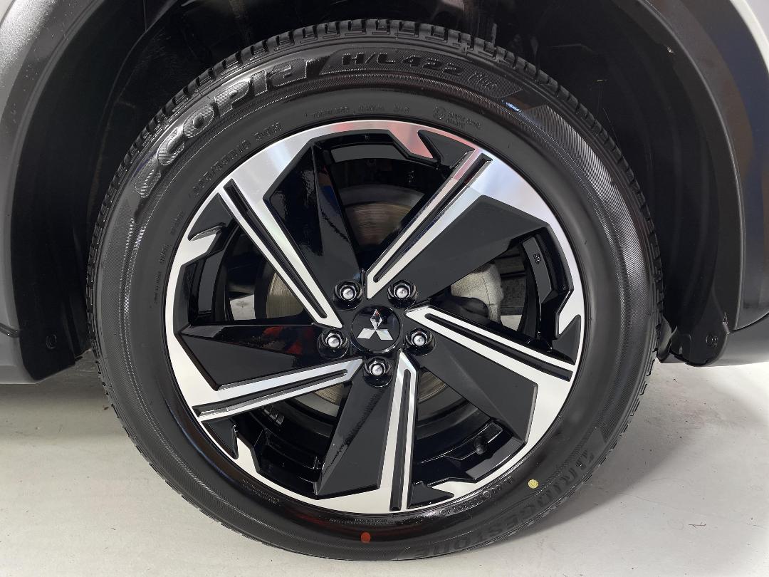 Photo '9' of Mitsubishi Eclipse Cross