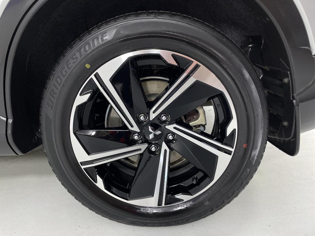 Photo '11' of Mitsubishi Eclipse Cross