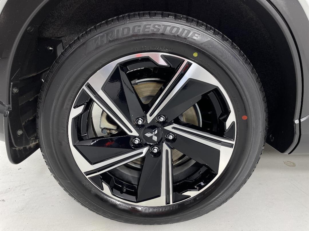 Photo '12' of Mitsubishi Eclipse Cross