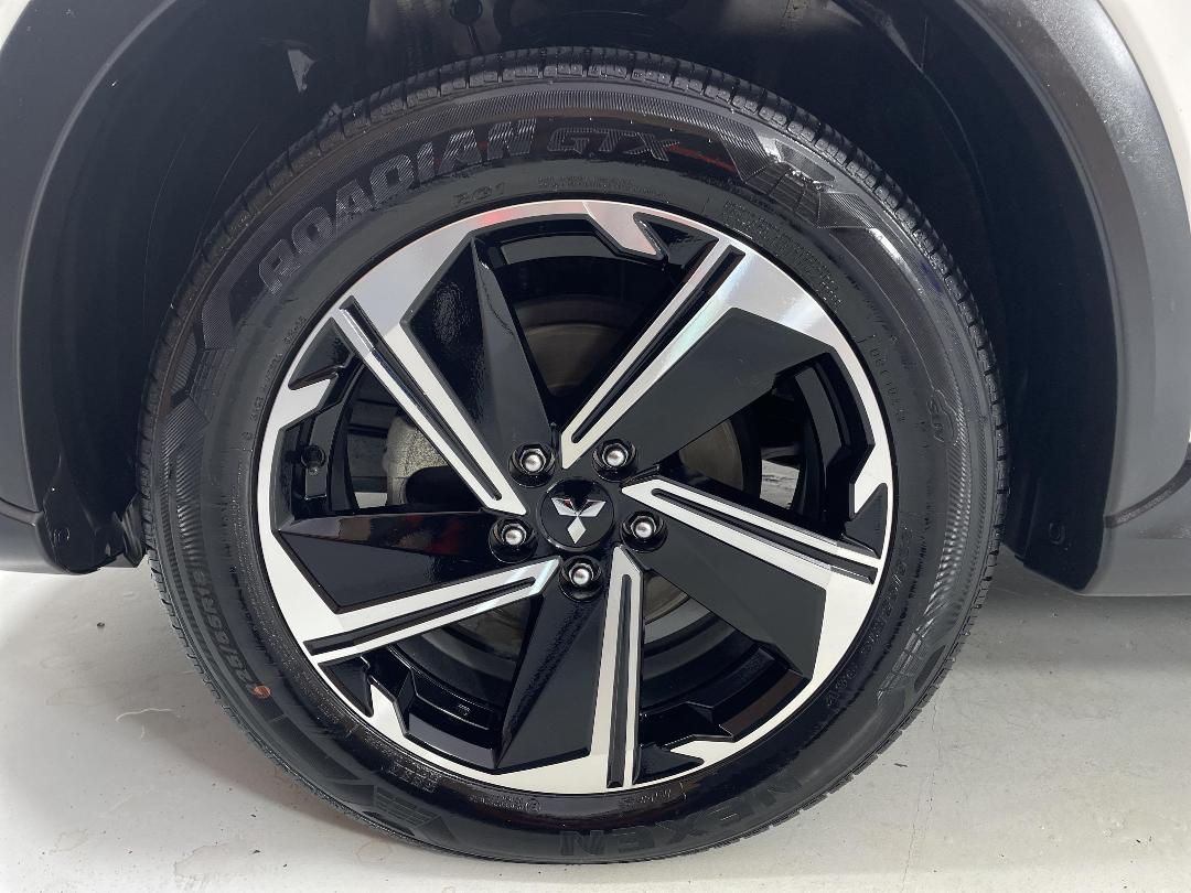 Photo '10' of Mitsubishi Eclipse Cross