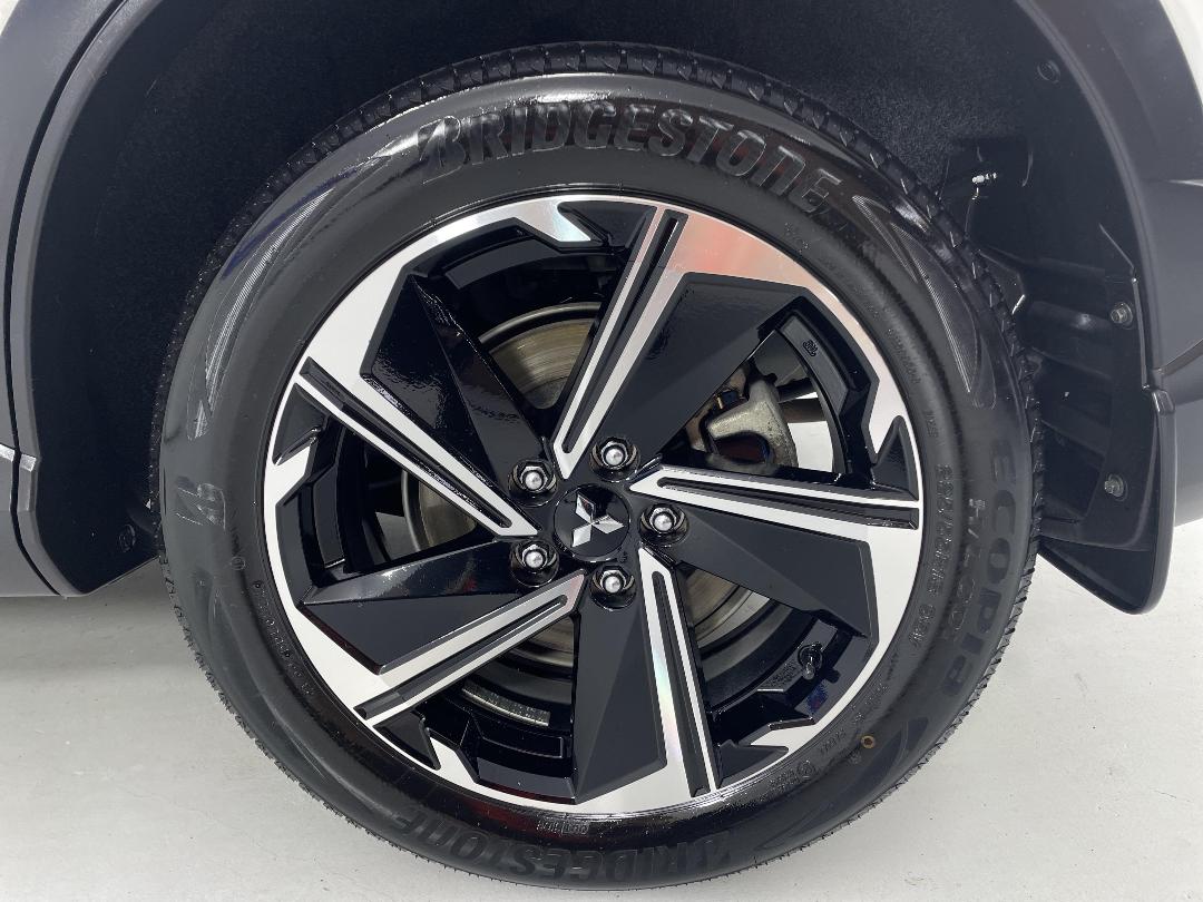 Photo '11' of Mitsubishi Eclipse Cross