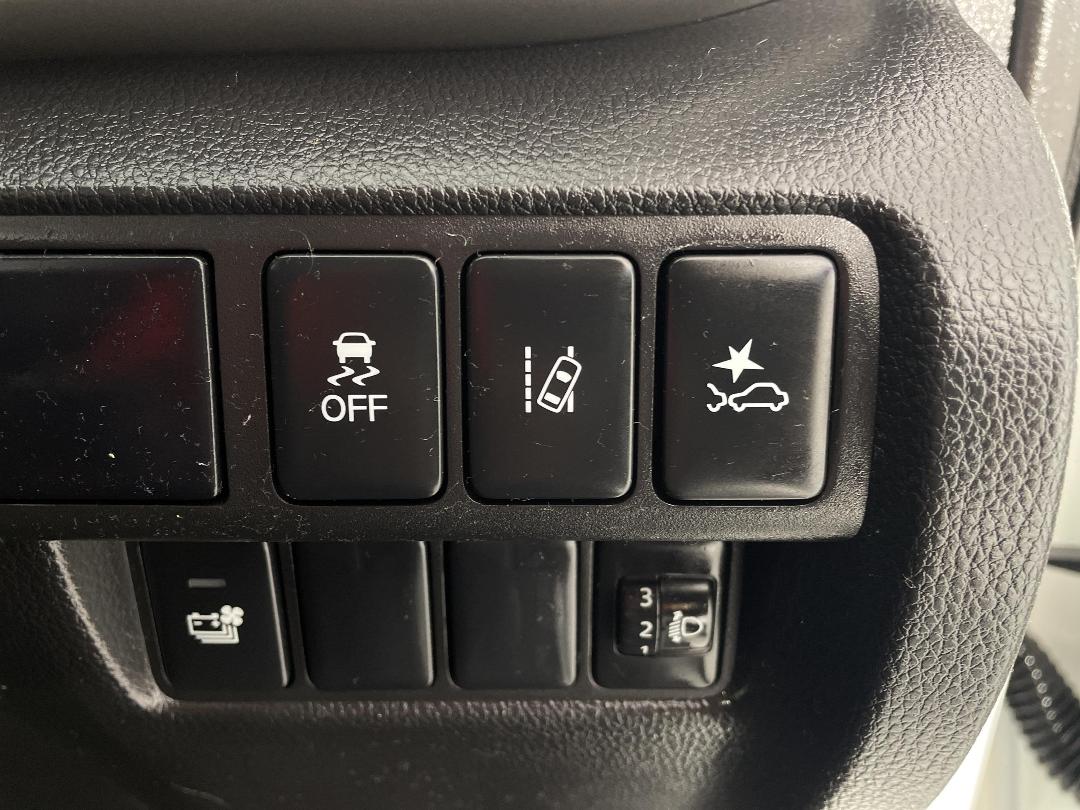 Photo '24' of Mitsubishi Eclipse Cross