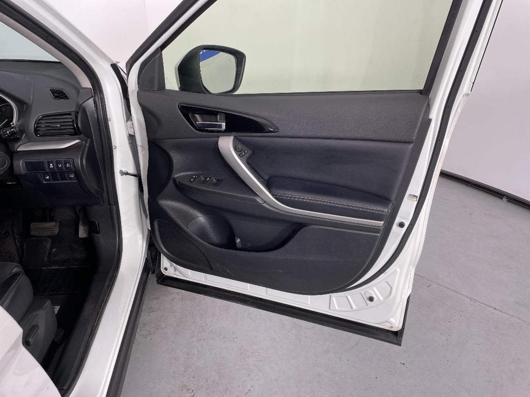 Photo '15' of Mitsubishi Eclipse Cross