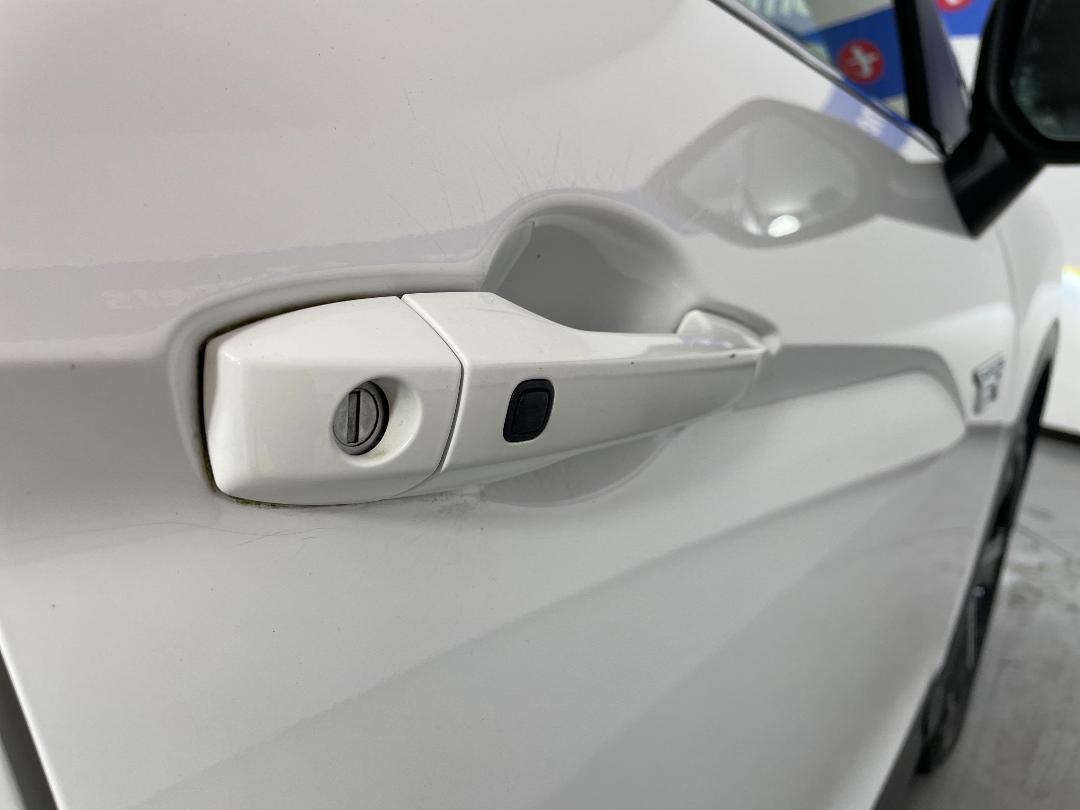 Photo '25' of Mitsubishi Eclipse Cross