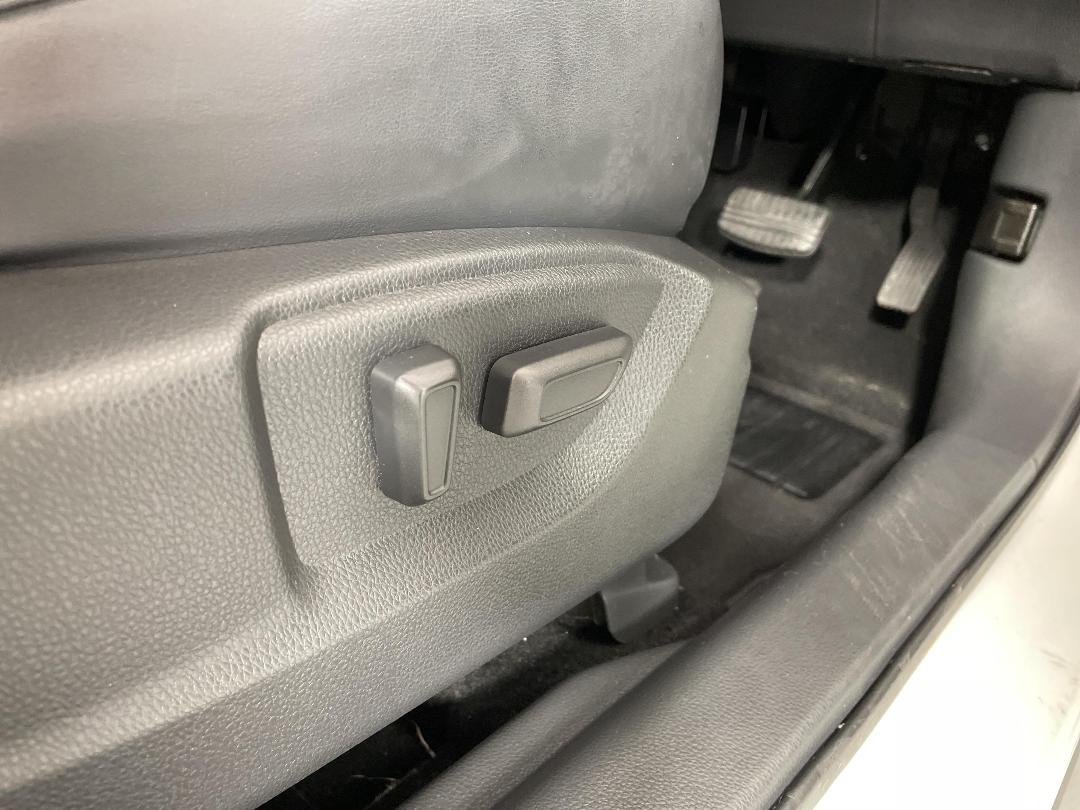 Photo '27' of Mitsubishi Eclipse Cross