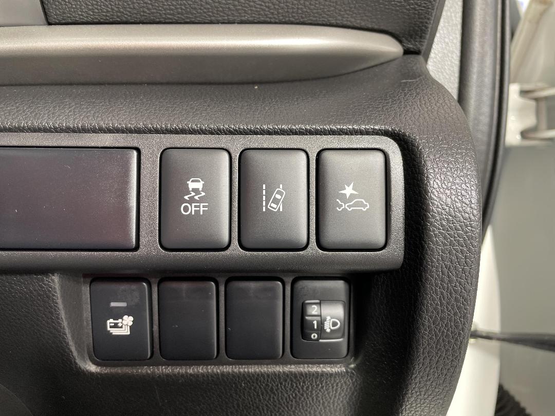 Photo '34' of Mitsubishi Eclipse Cross