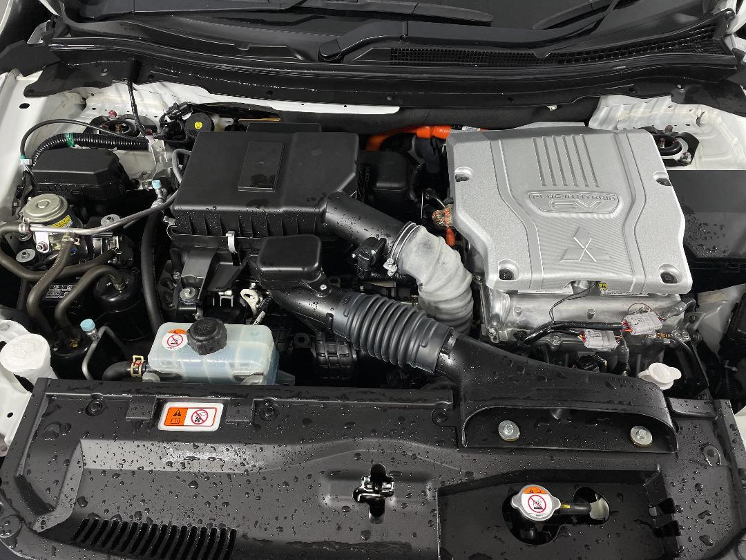 Photo '13' of Mitsubishi Eclipse Cross