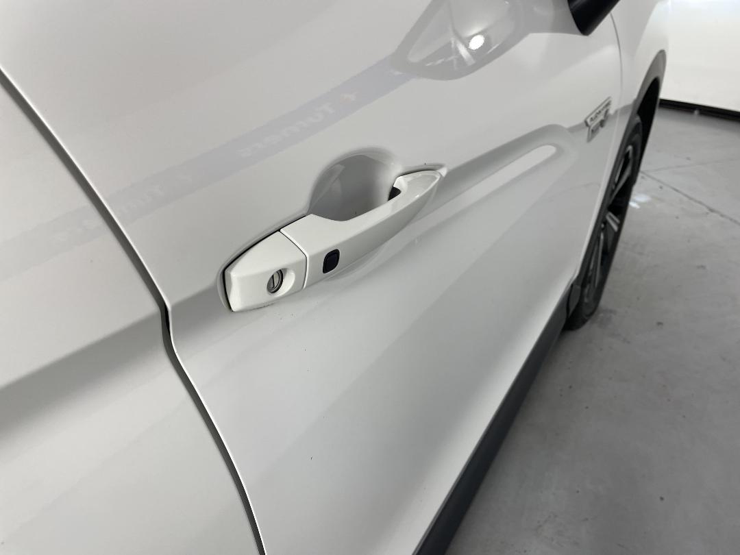 Photo '25' of Mitsubishi Eclipse Cross