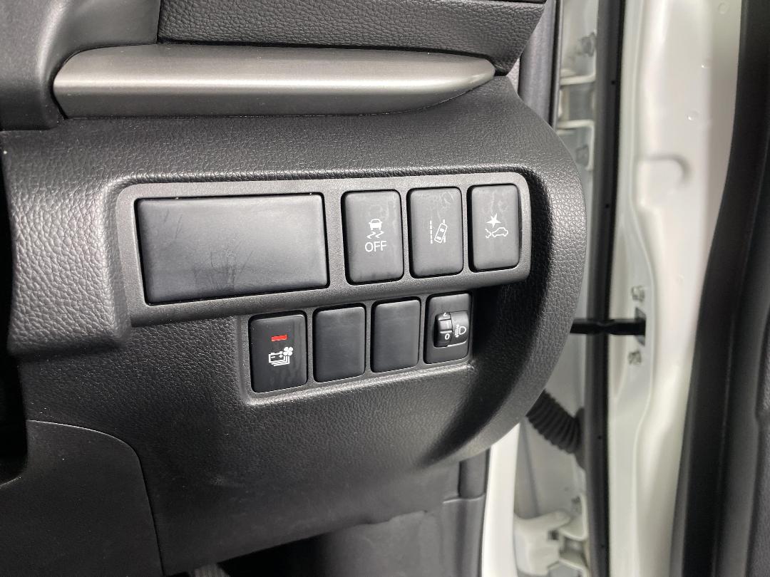 Photo '27' of Mitsubishi Eclipse Cross