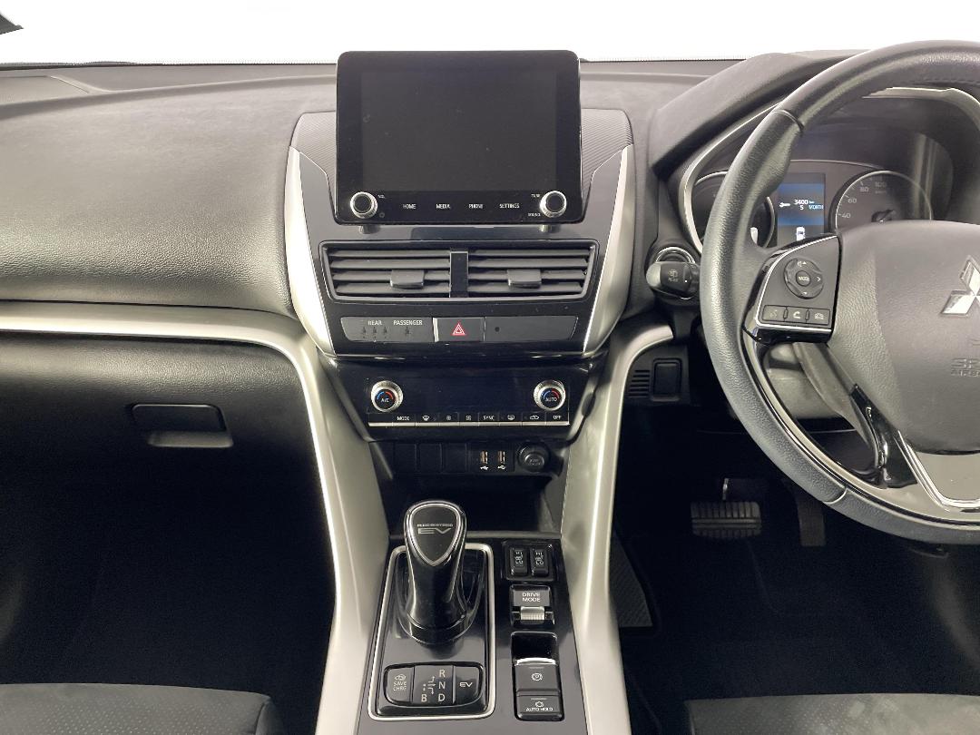 Photo '18' of Mitsubishi Eclipse Cross