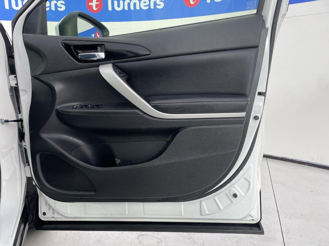 Photo '15' of Mitsubishi Eclipse Cross