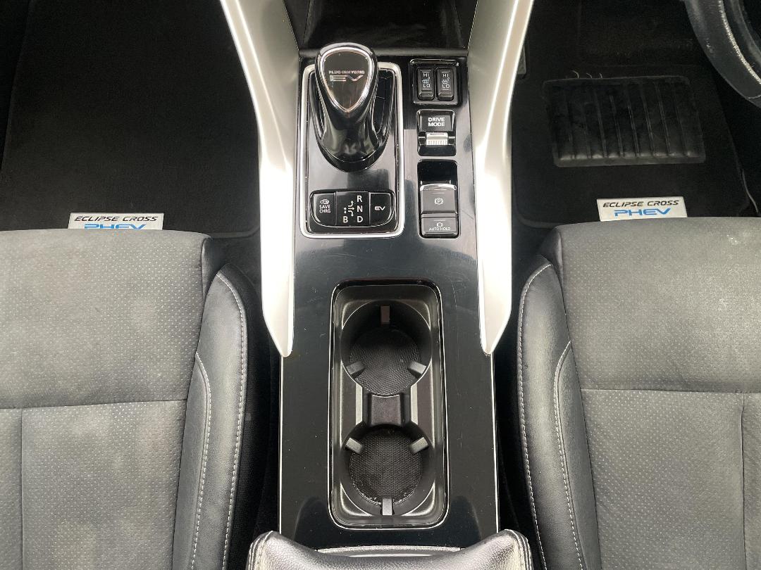 Photo '18' of Mitsubishi Eclipse Cross