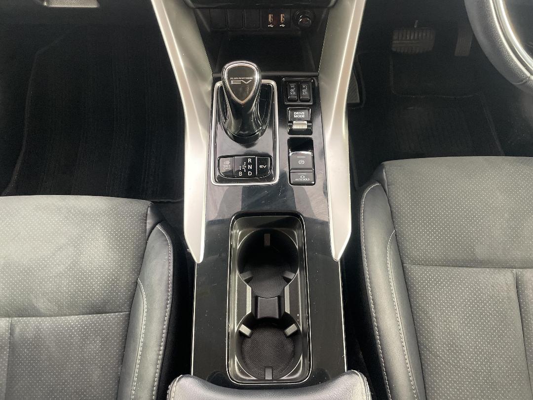 Photo '18' of Mitsubishi Eclipse Cross