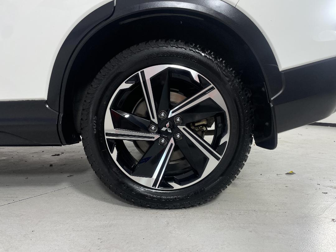 Photo '11' of Mitsubishi Eclipse Cross