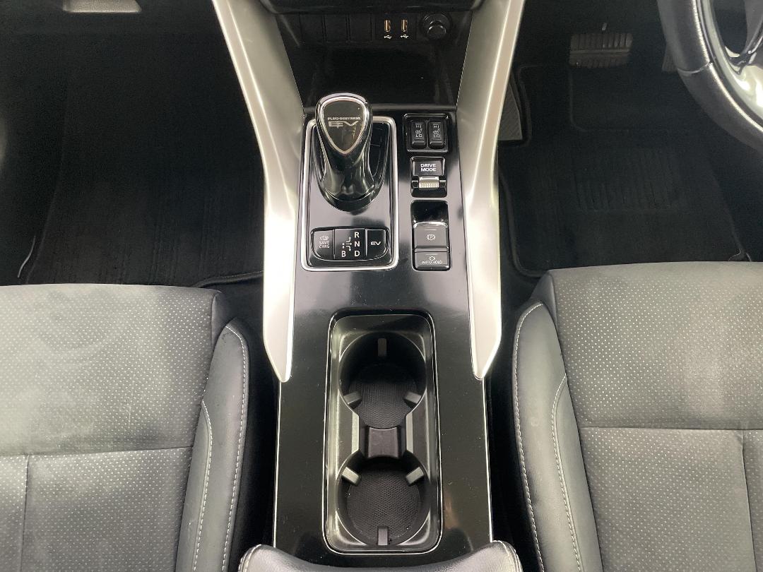 Photo '18' of Mitsubishi Eclipse Cross