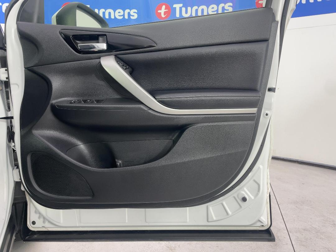 Photo '15' of Mitsubishi Eclipse Cross Photo '15' of Mitsubishi Eclipse Cross